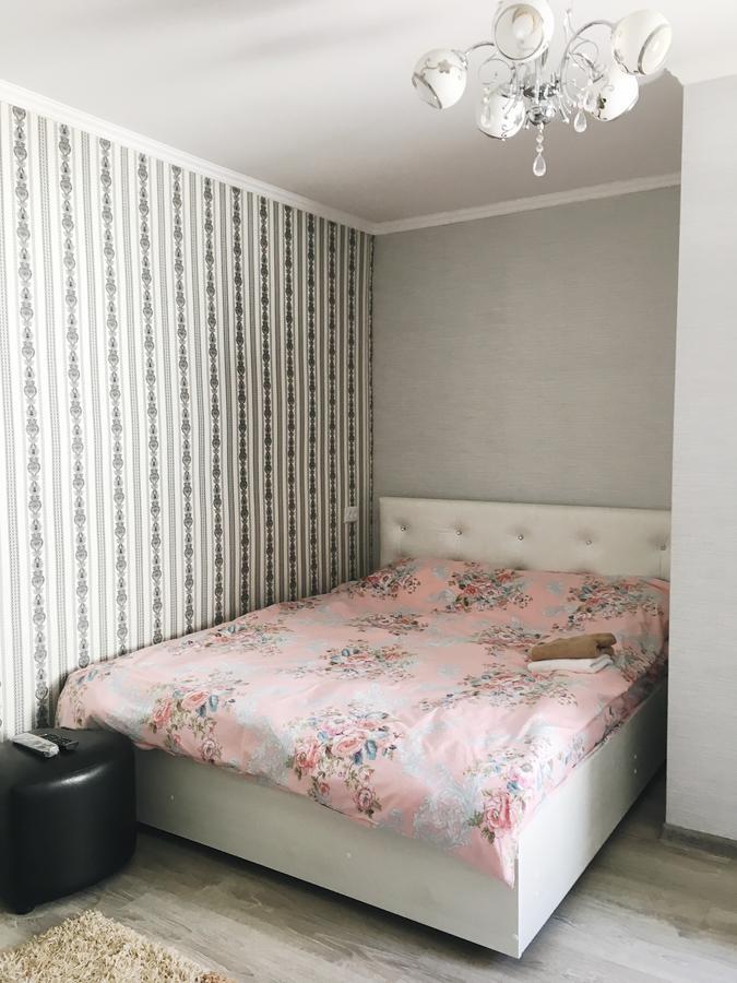 Holiday Hostel House Bishkek Bagian luar foto