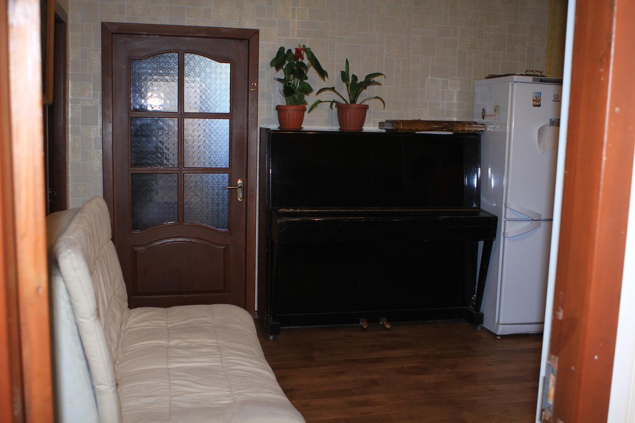 Holiday Hostel House Bishkek Bagian luar foto