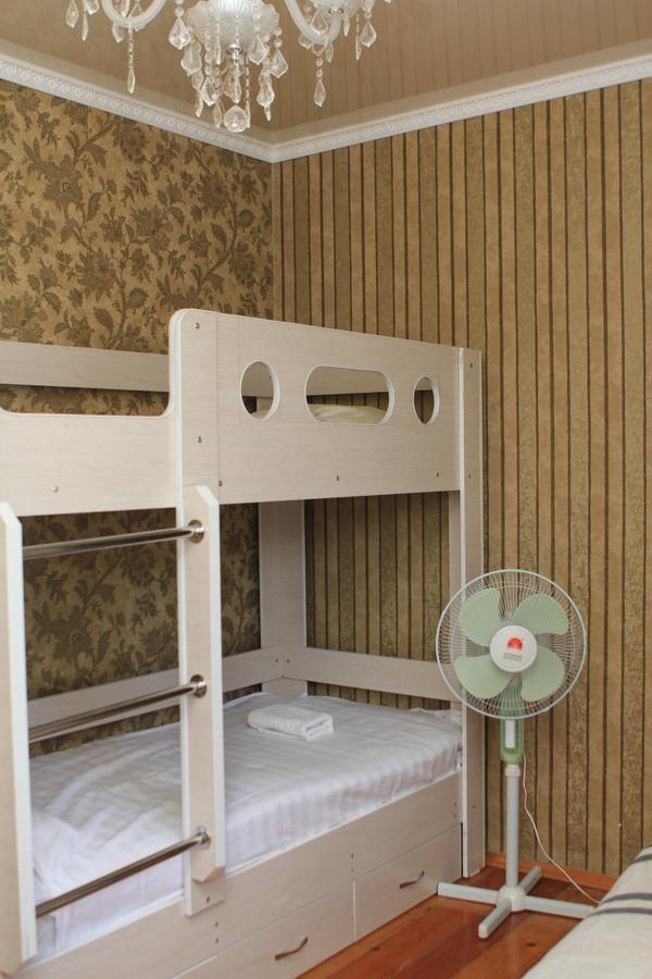Holiday Hostel House Bishkek Bagian luar foto