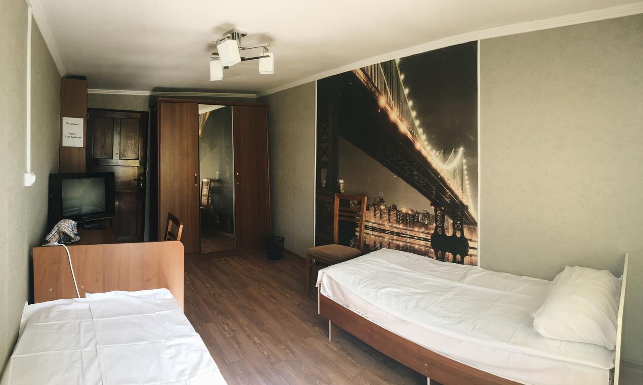 Holiday Hostel House Bishkek Bagian luar foto