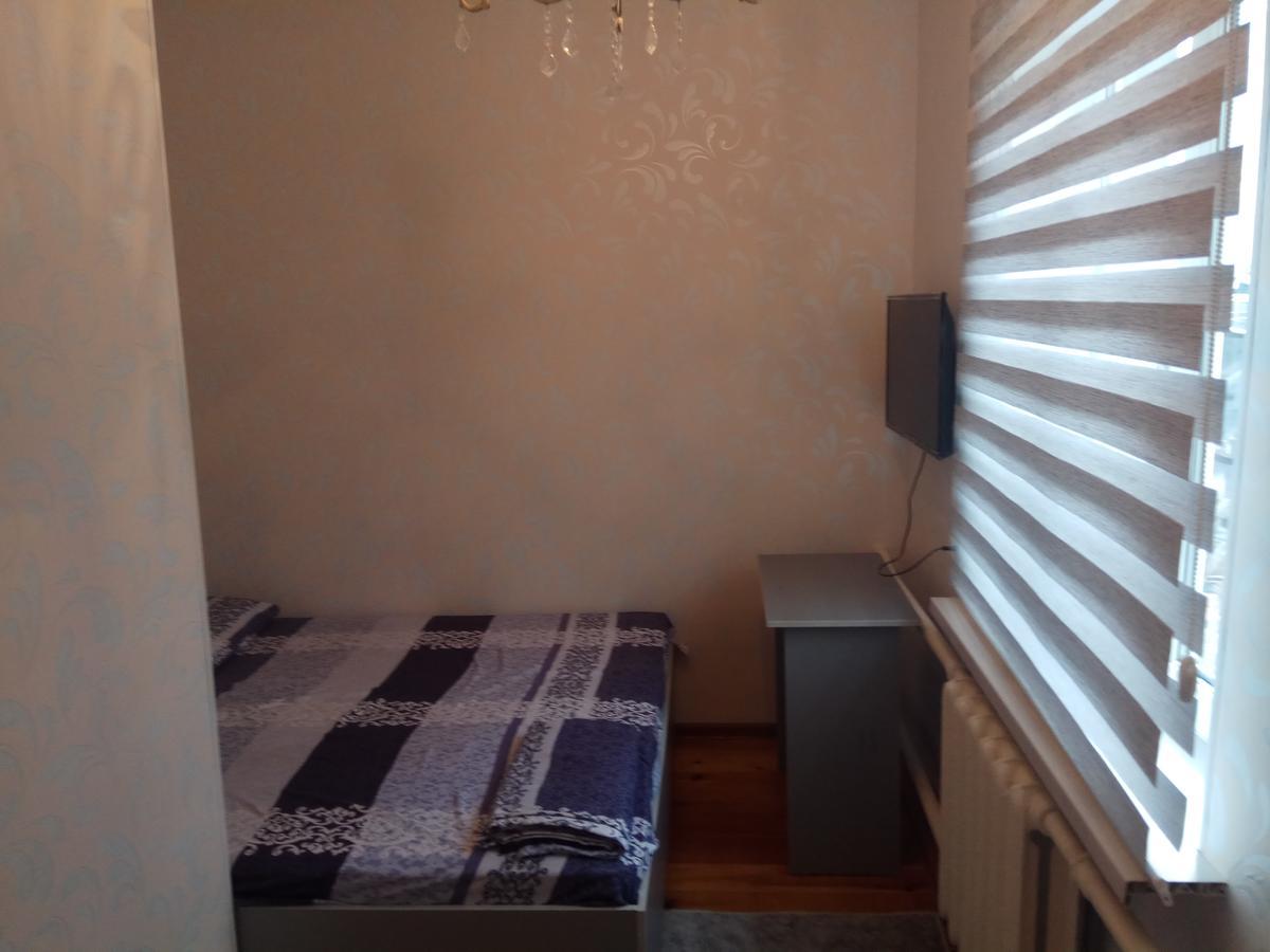 Holiday Hostel House Bishkek Bagian luar foto