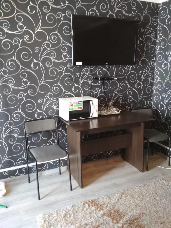 Holiday Hostel House Bishkek Bagian luar foto